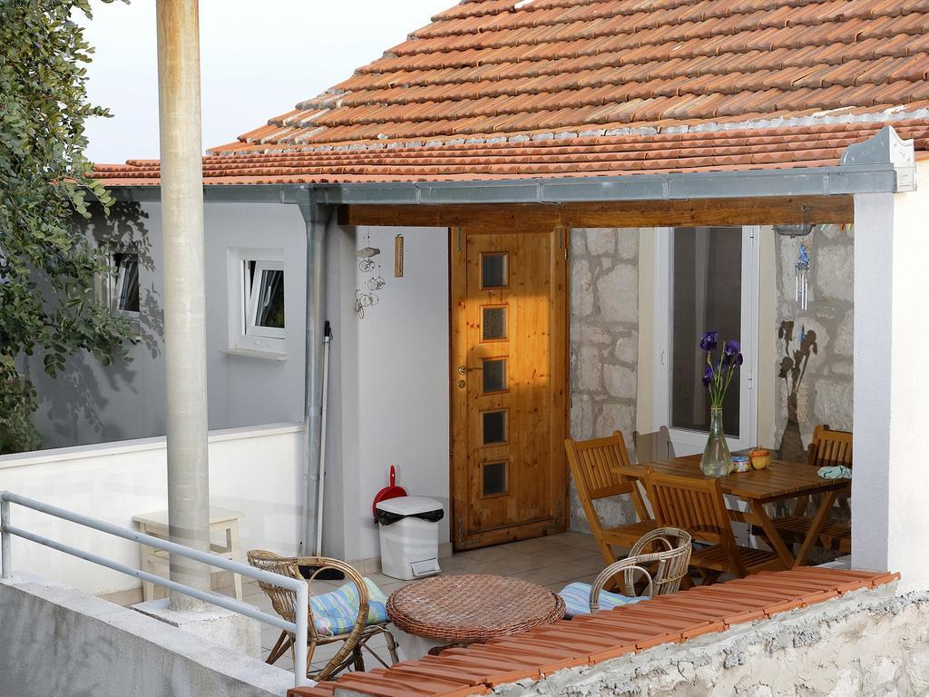 Apartment Cacini Dvori Lastovo Zimmer foto